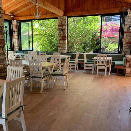 Hotel Natali Dhermi Bagian luar foto