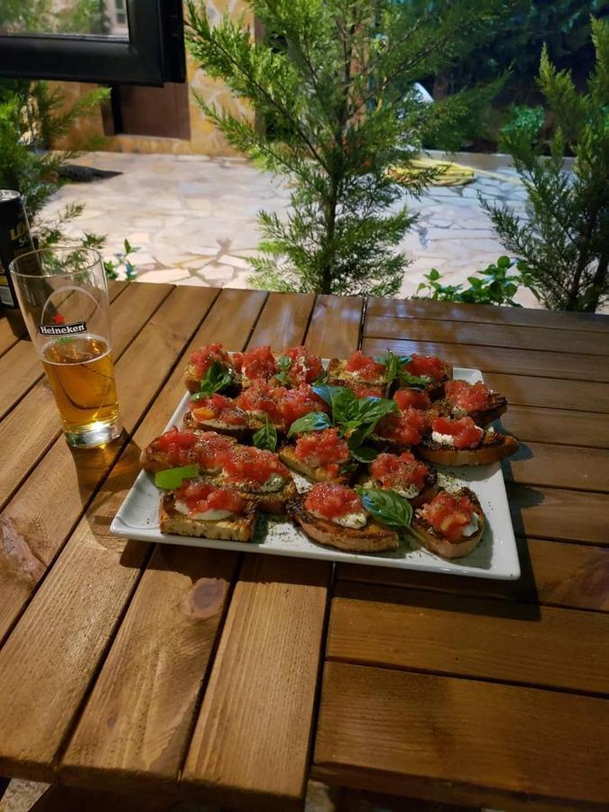 Hotel Natali Dhermi Bagian luar foto