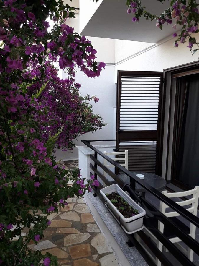 Hotel Natali Dhermi Bagian luar foto