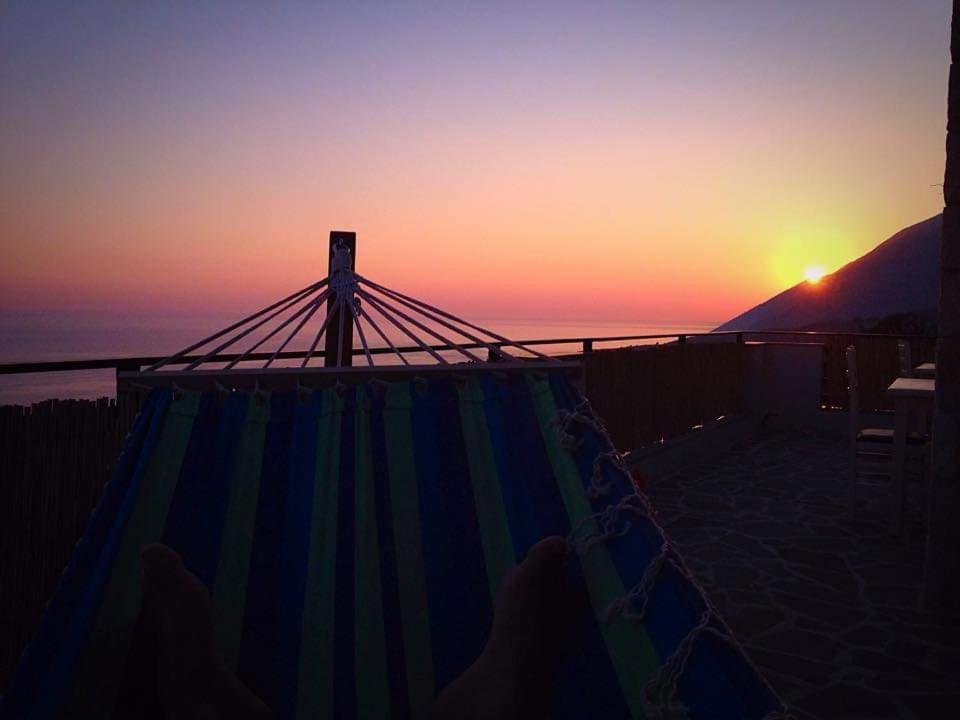 Hotel Natali Dhermi Bagian luar foto