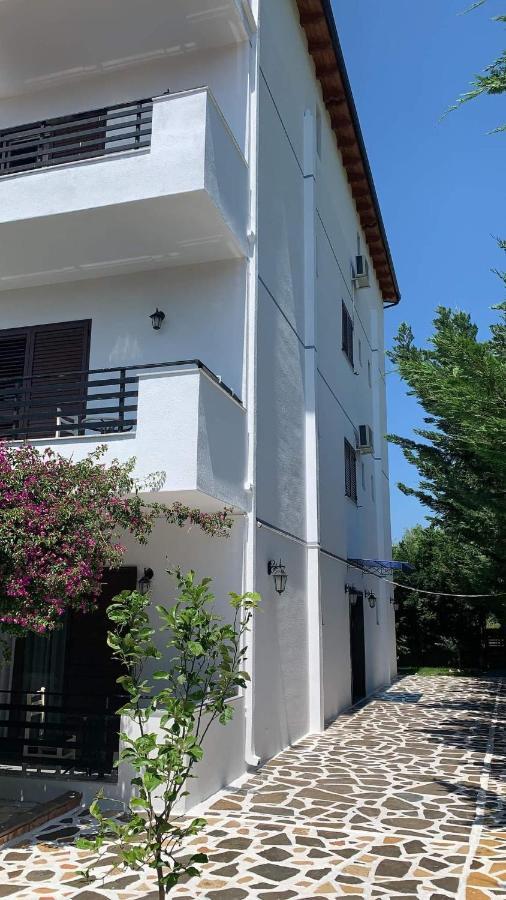 Hotel Natali Dhermi Bagian luar foto