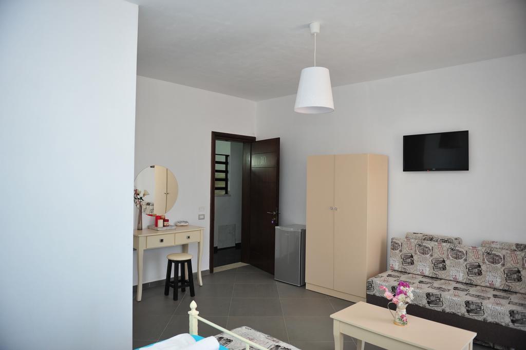 Hotel Natali Dhermi Bagian luar foto
