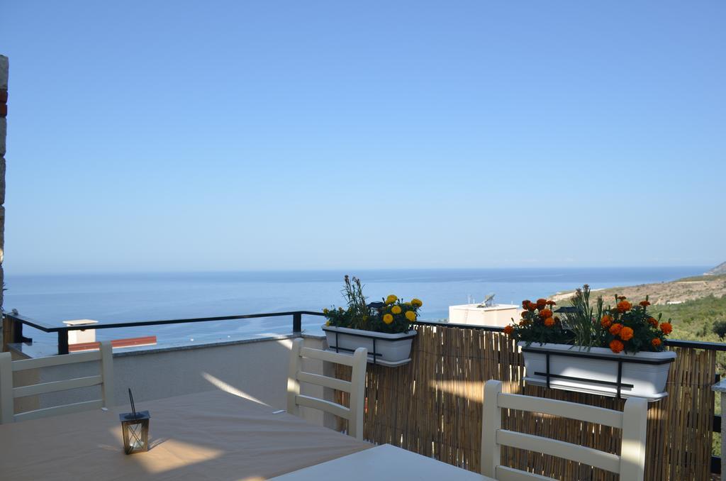 Hotel Natali Dhermi Bagian luar foto