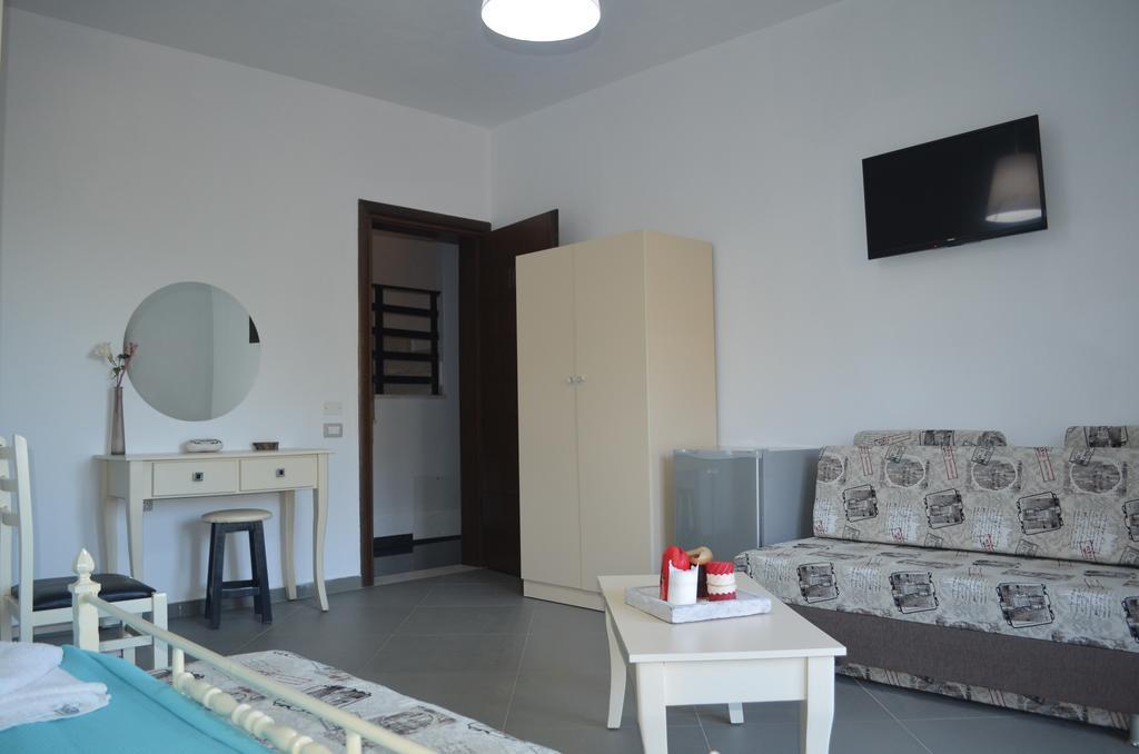 Hotel Natali Dhermi Bagian luar foto